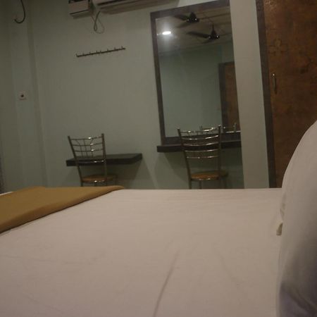 Hotel Sikara, Kumbakonam Extérieur photo