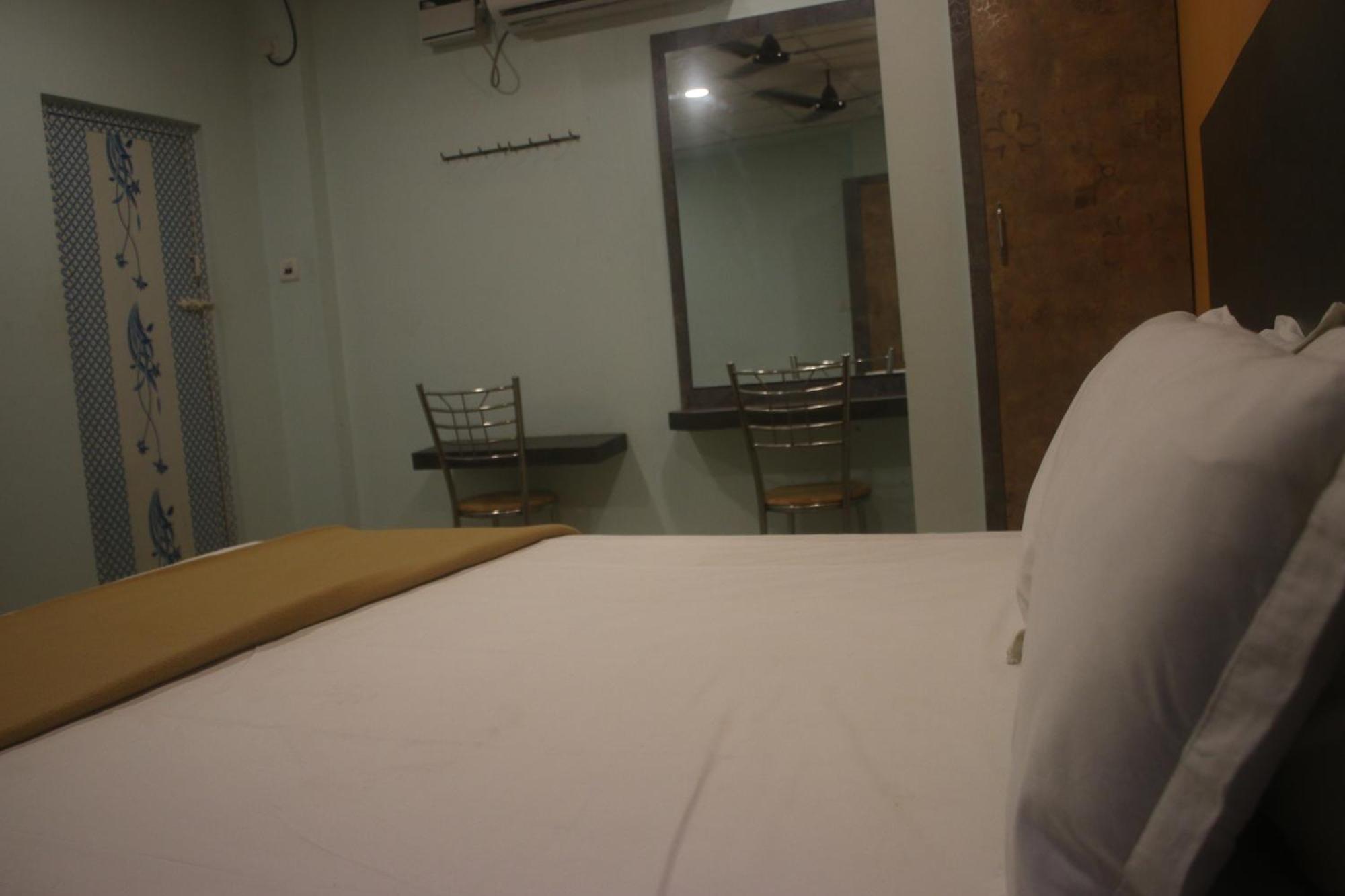 Hotel Sikara, Kumbakonam Extérieur photo