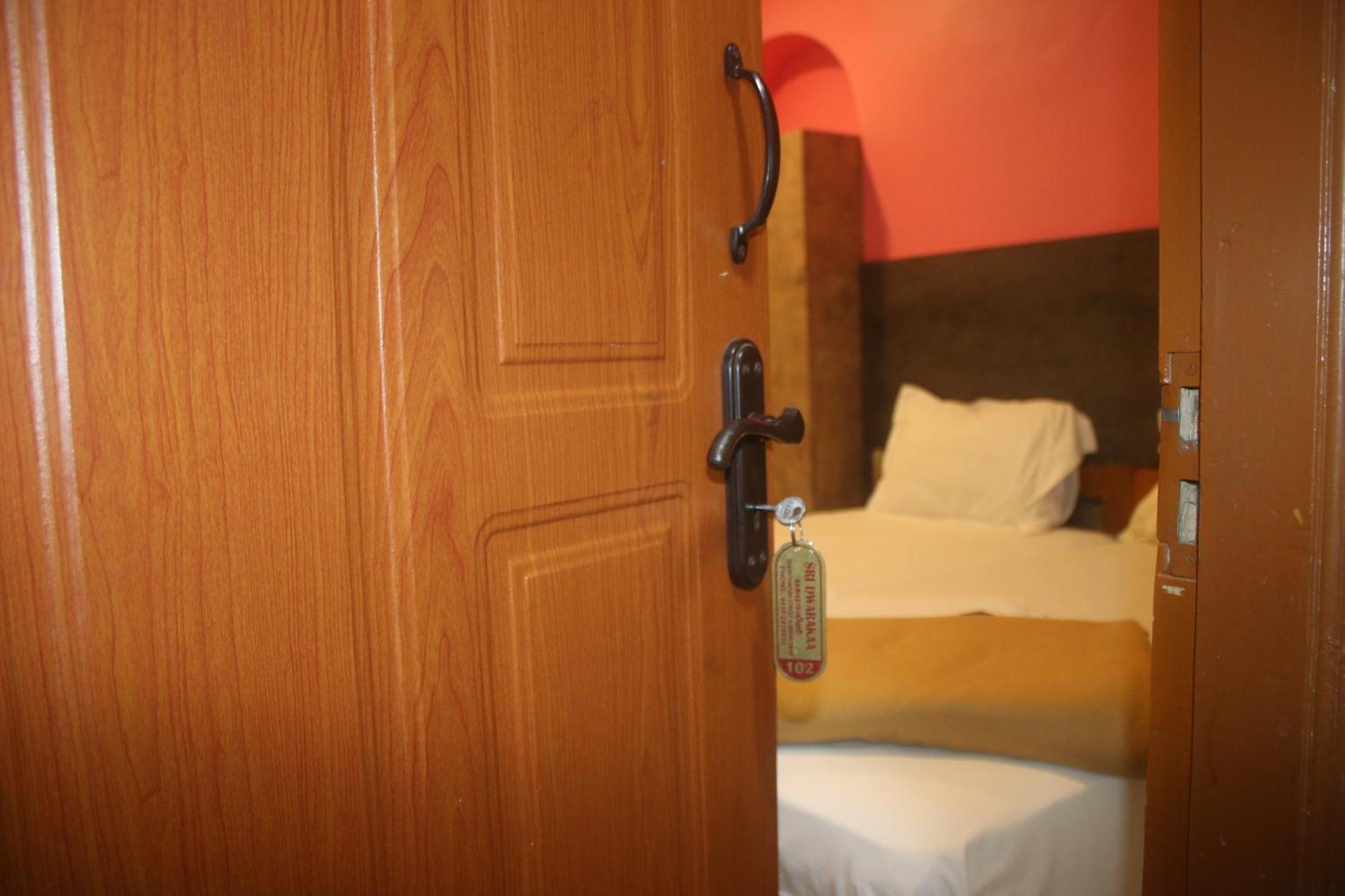 Hotel Sikara, Kumbakonam Extérieur photo
